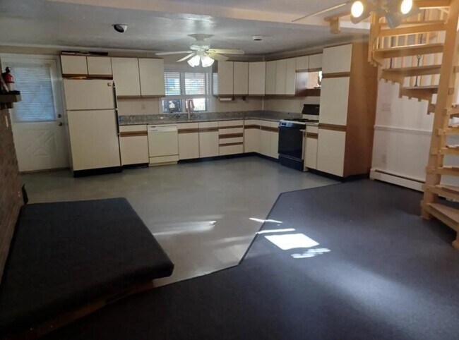 Building Photo - 35 Danny Rd
