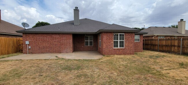 Building Photo - Spacious 4/2/2 in Frenship