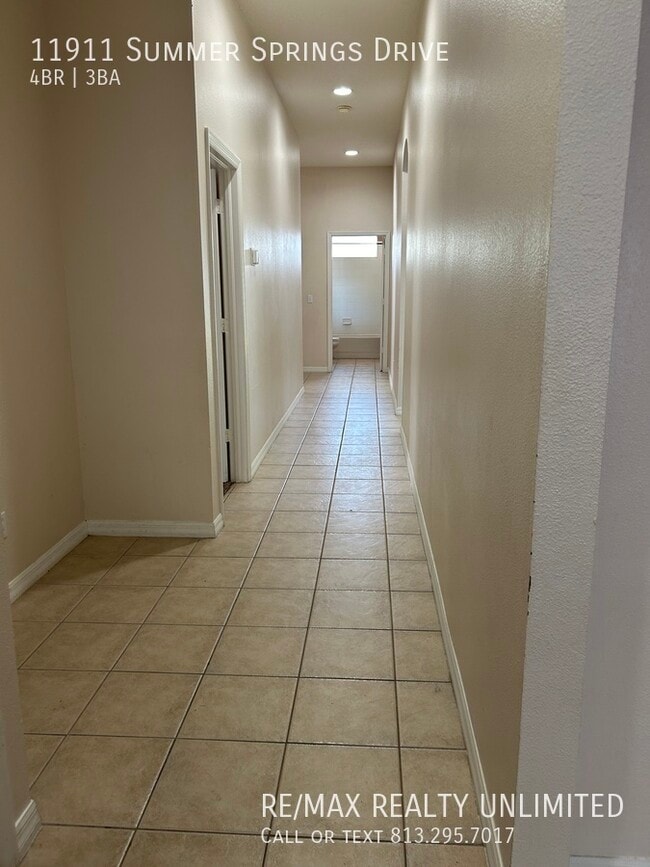 Building Photo - 11911 Summer Springs Dr