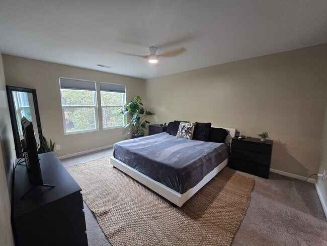 Building Photo - Best Lot in the Neighborhood – Beautiful L...