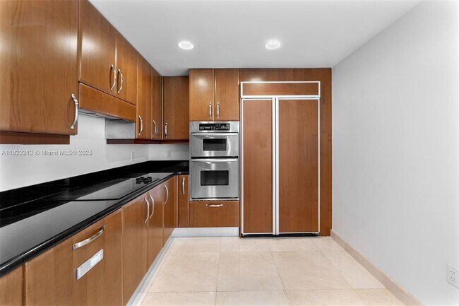 Building Photo - 19400 Turnberry Way