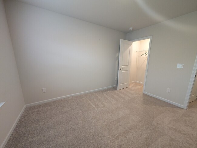 Building Photo - 1802 Pheasant Trce Cir