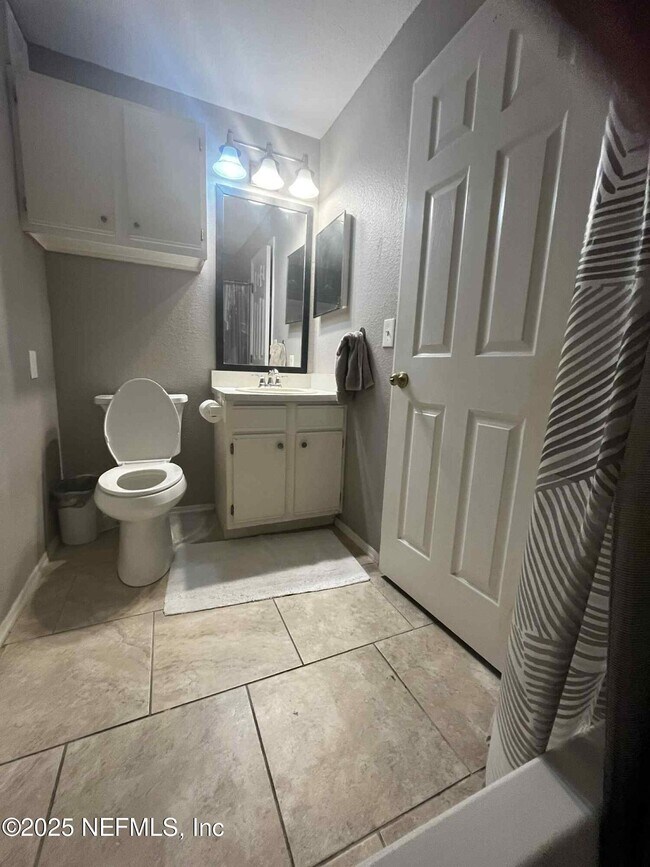 Building Photo - 13810 Sutton Park Dr N