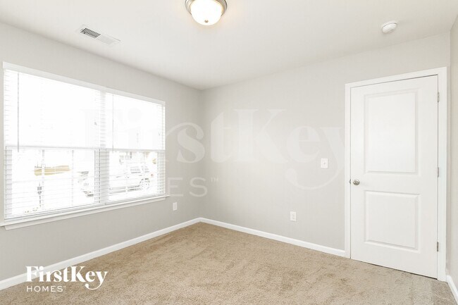 Building Photo - 1558 Weatherend Dr