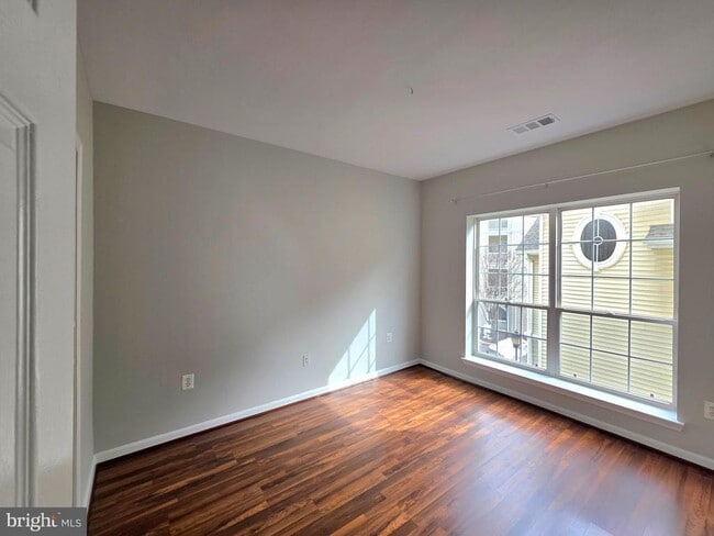 Building Photo - 4560 Strutfield Ln