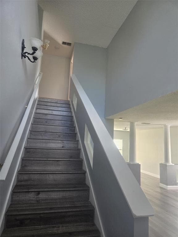 Building Photo - 2500 Jasmine Trace Dr