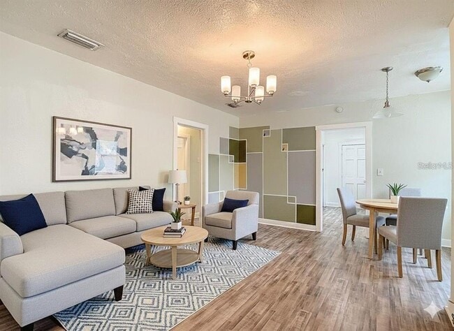 Building Photo - 1008 E 24th Ave