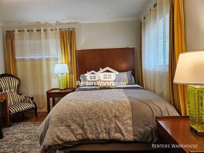 Building Photo - 5203 Chesapeake Way