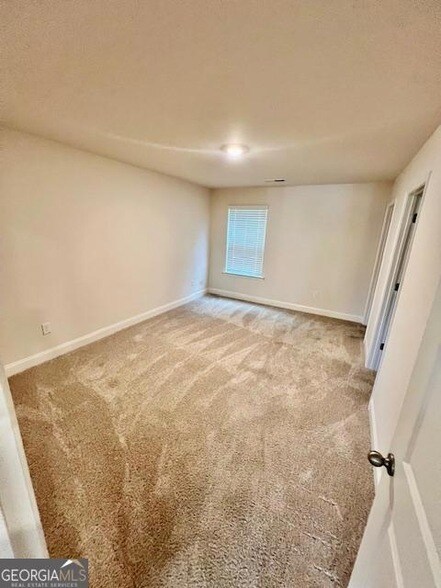 Building Photo - 600 Rosehill Ln SW