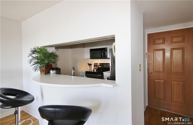 Building Photo - 127 Greyrock Pl