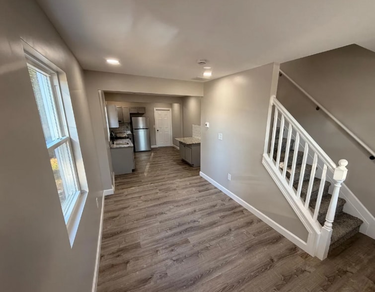 Building Photo - 404 Sharp St