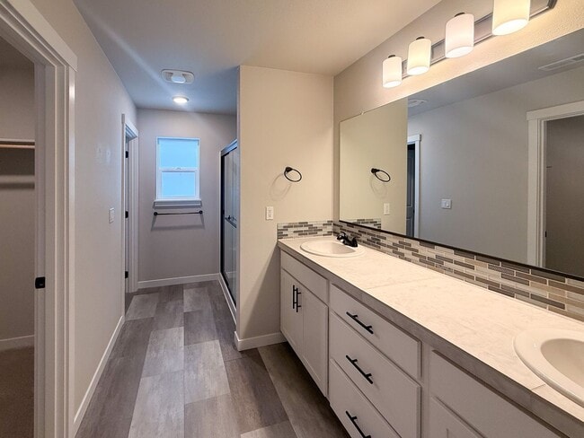 Building Photo - 5590 Mountain Quail Dr S