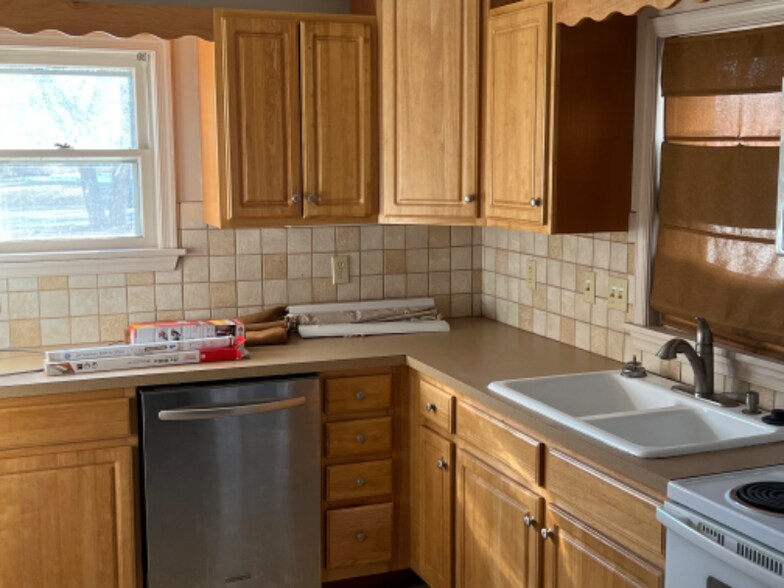 Building Photo - 483 Mainsville Rd