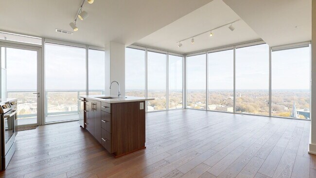 Building Photo - "Luxury Urban Living: Stunning 2-Bed, 2-Ba...