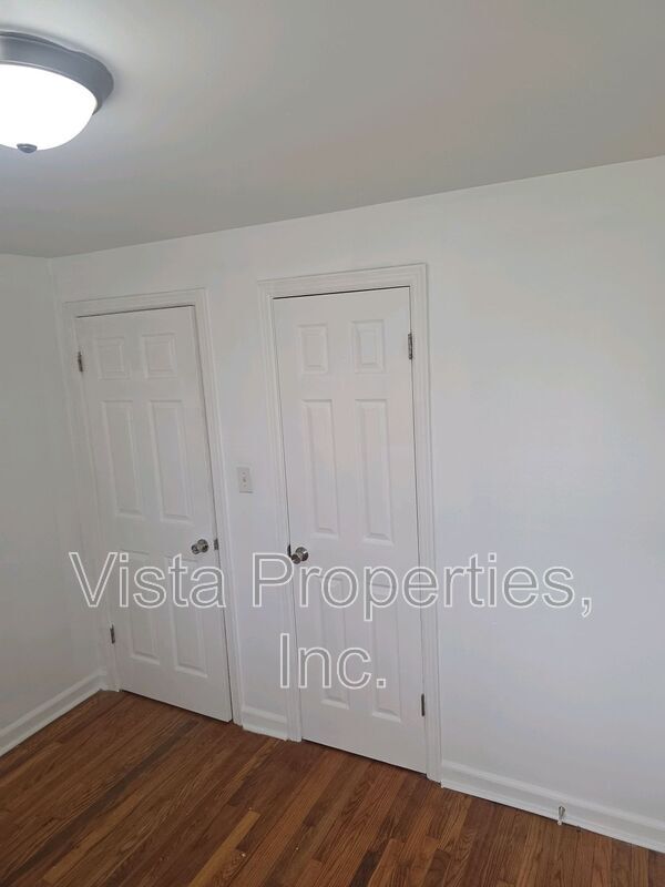 Building Photo - 7802 Columbine Dr