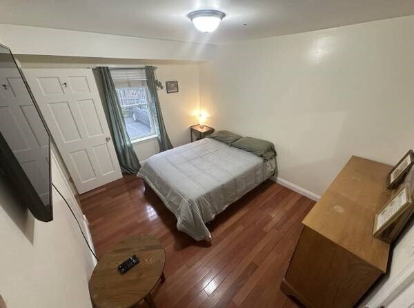 Building Photo - 32 Tufts Ave