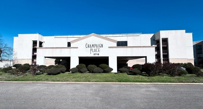 Building Photo - 2705-2715 Cherry Rd