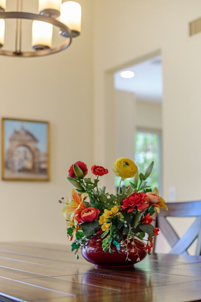 Building Photo - 6417 E Marilyn Rd