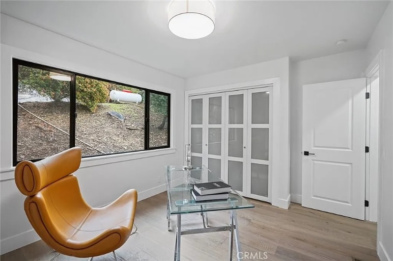 Building Photo - 21171 Colina Dr