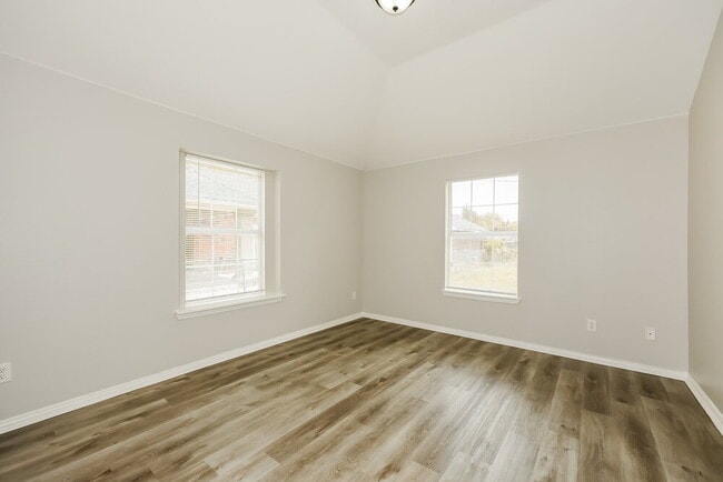 Building Photo - 5117 Foard St