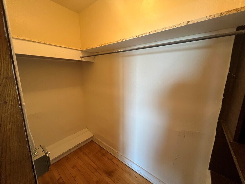 Building Photo - 601 E Gorham St