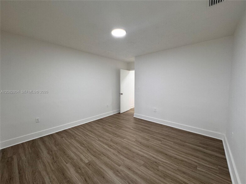 Building Photo - 3632 SW 87th Ave