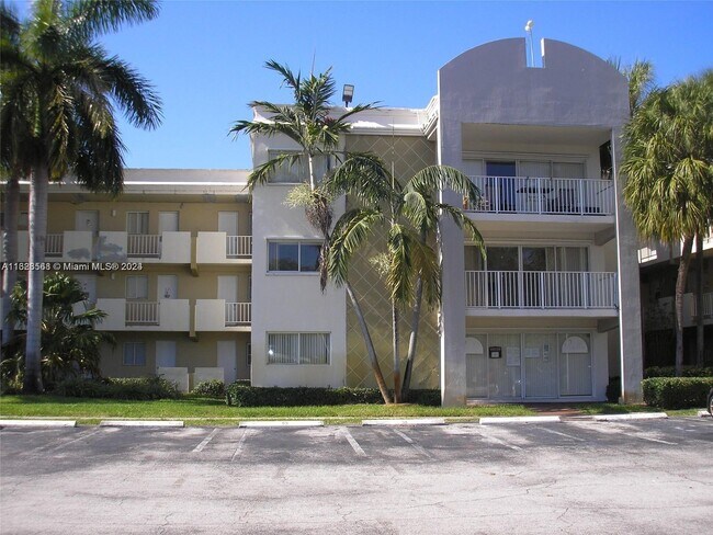 Primary Photo - 7725 N Kendall Dr