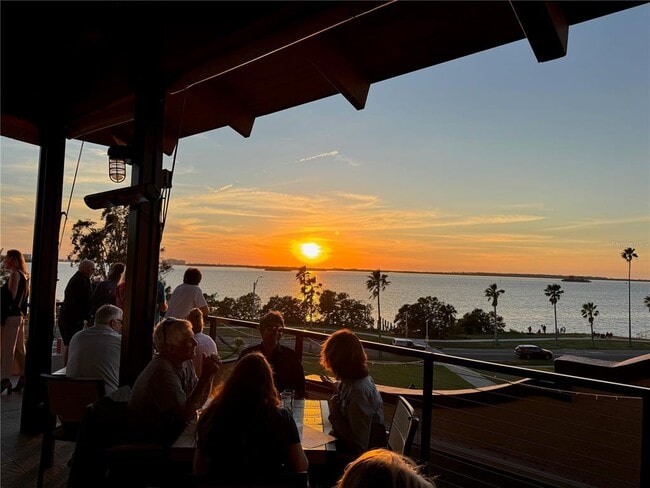 Building Photo - 946 Highland Ave