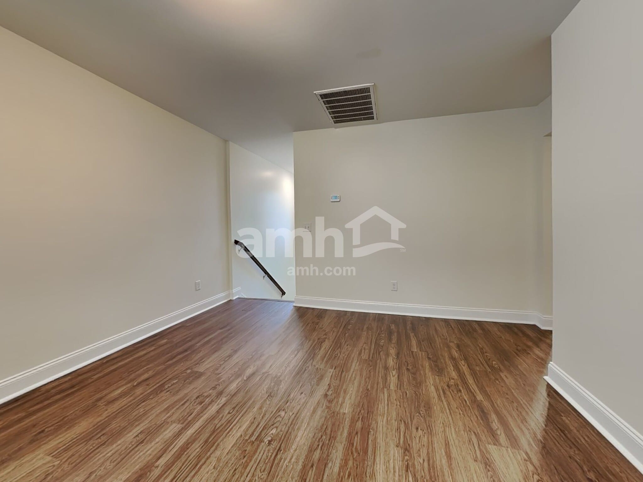 Building Photo - 16 Cherry St