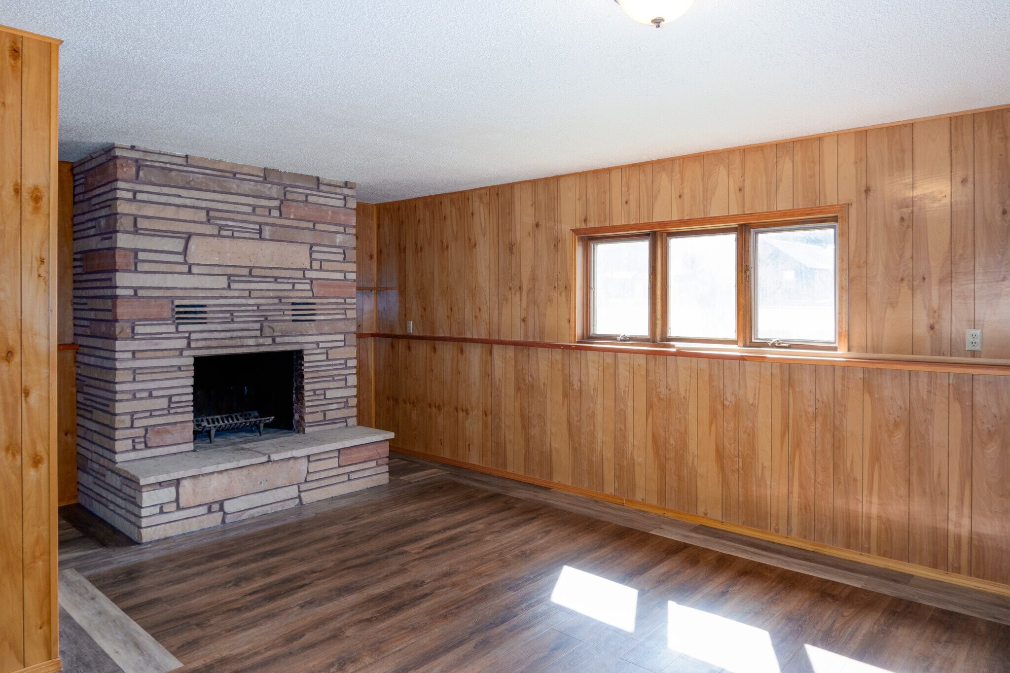 Building Photo - 213 E Missoula Ave