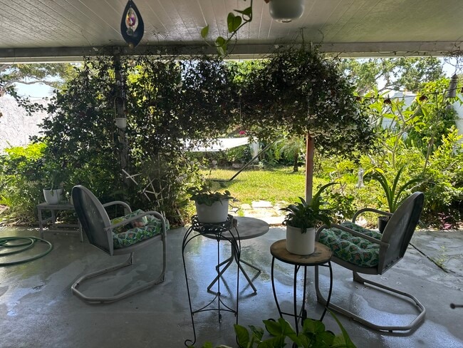 Building Photo - 1655 S Highland Ave