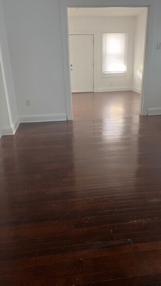 Building Photo - 603 N Rural st