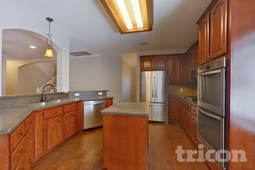 Building Photo - 1435 Red Wolf Dr