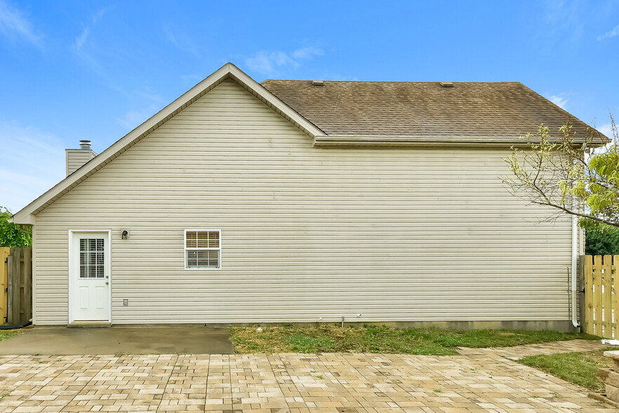 Building Photo - 1400 Micheles Way