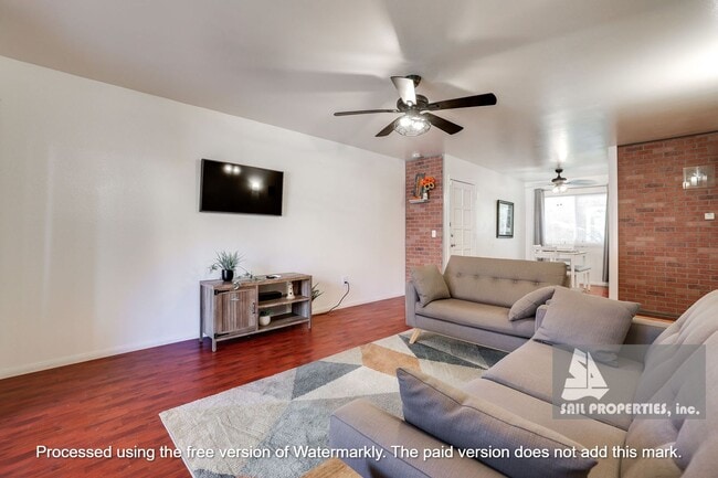 Building Photo - Fully Furnished Beachside Living in Huntin...