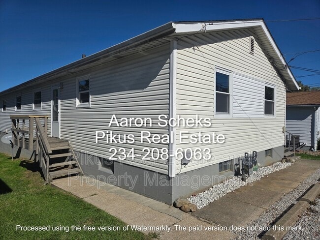 Building Photo - 3647 Albrecht Ave