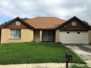 Building Photo - 3329 Country View