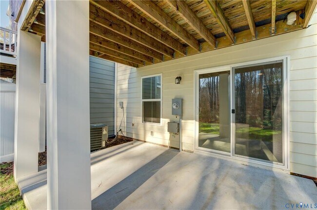 Building Photo - 429 Crofton Village Terrace