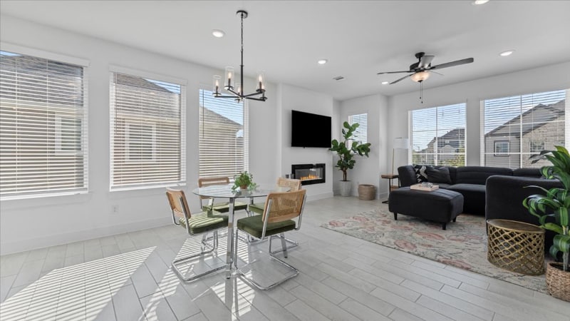 Building Photo - 15147 Colorado Bnd Pk Dr