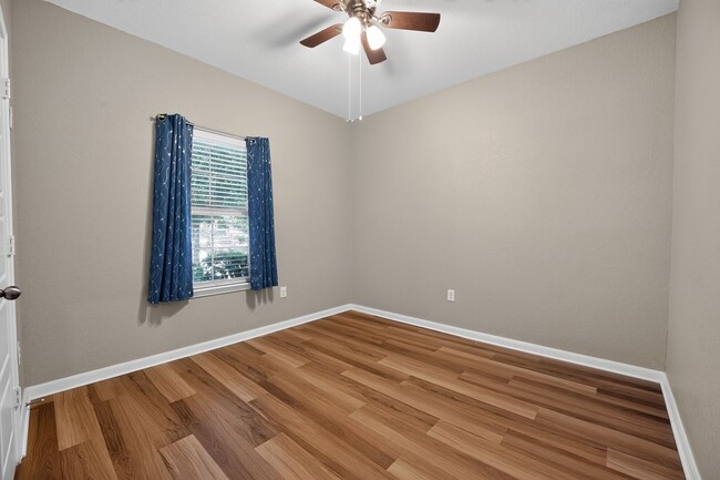 Building Photo - 2130 Silver Maple