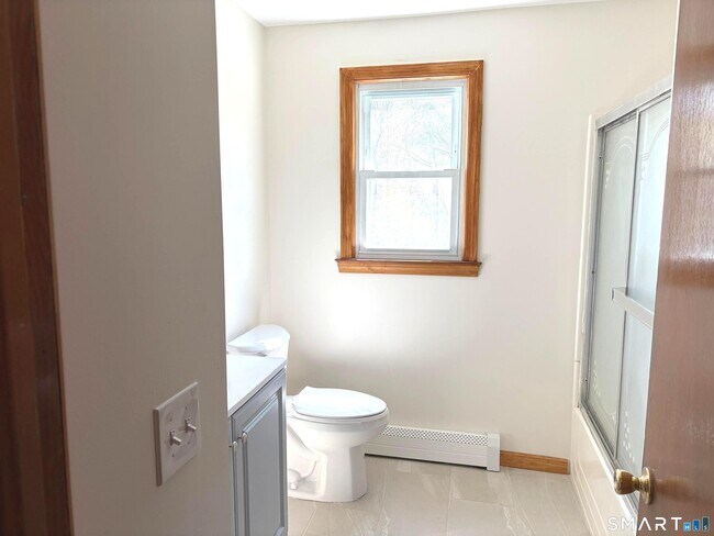 Building Photo - 3 Carmen St