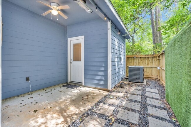 Building Photo - 286 Westchase St