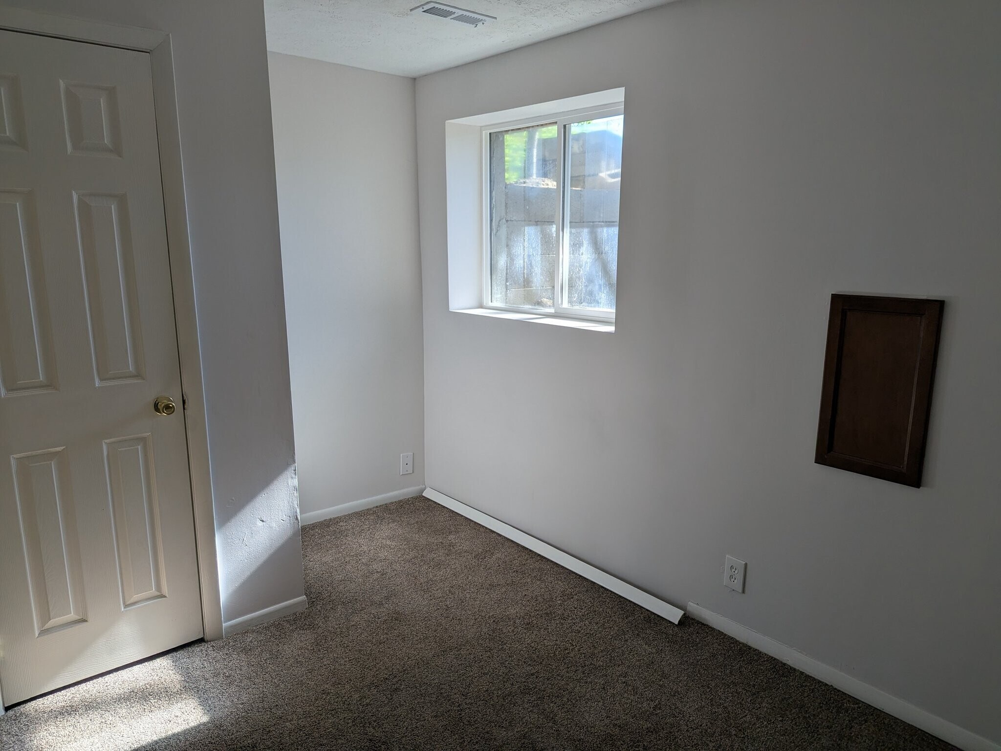 Building Photo - 10730 S 455 E