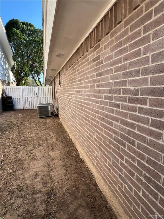 Building Photo - 13 South Dr