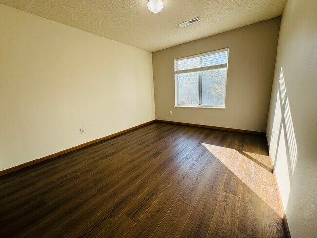 Building Photo - 245 Beaver Kreek Center