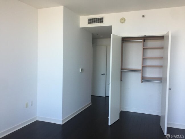 Building Photo - 338 Spear St