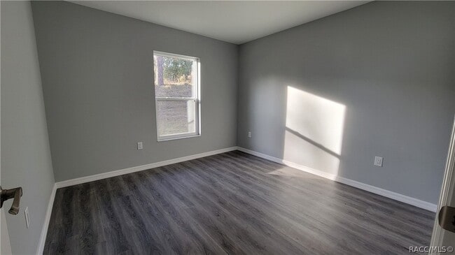 Building Photo - 7076 N Regent Terrace