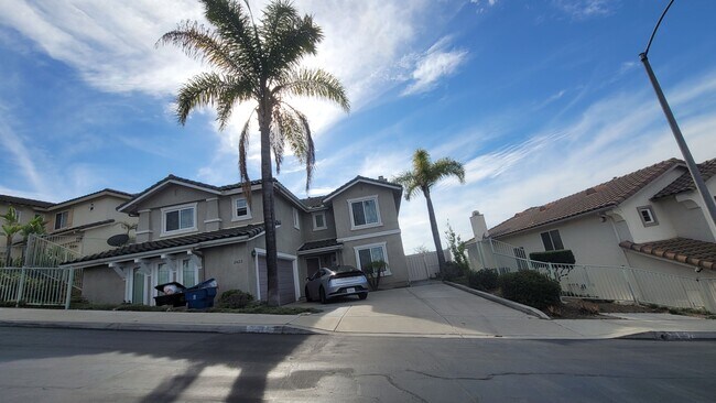 Building Photo - 2422 Pointe Pkwy