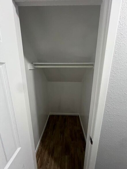 Building Photo - 2815 Longmire Dr