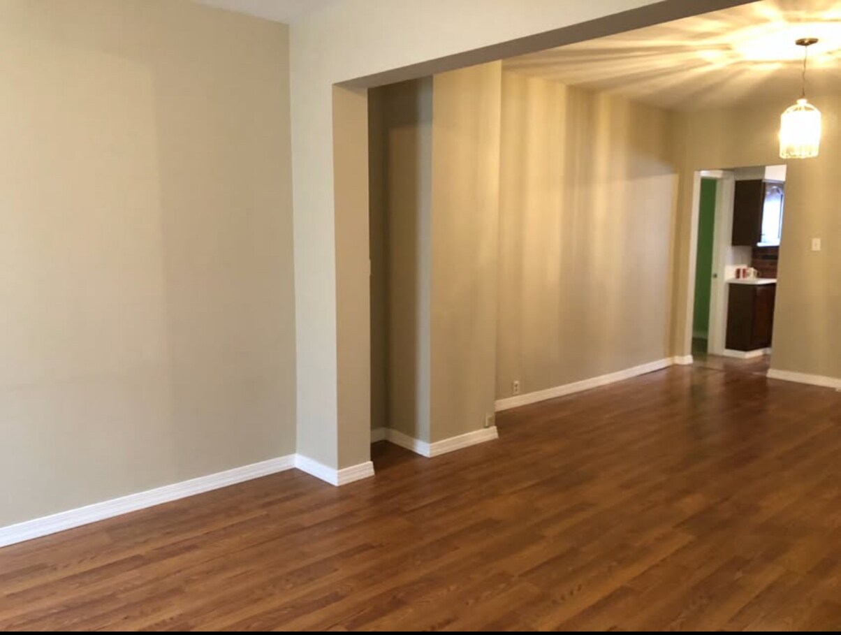 Building Photo - 1184 Kossuth Ave